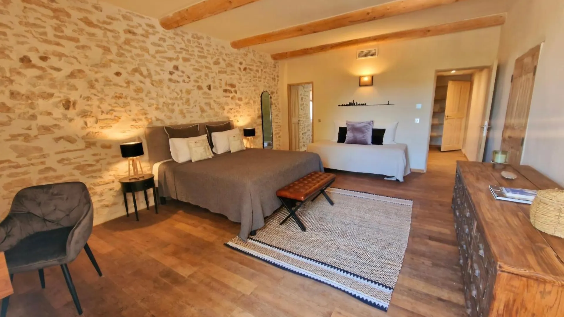 Bastide Des 7 Soeurs Hotel Roussillon en Isere 0*,  Franciaország